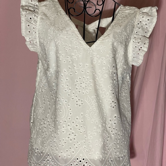 Elegant White Eyelet Women's Top - Picture 1 of 6